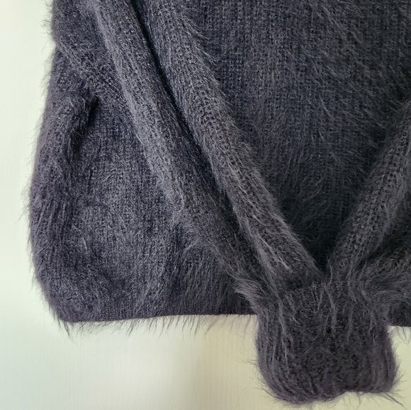 Vero Moda Fuzzy Turtleneck Sweater - Picture 3 of 8